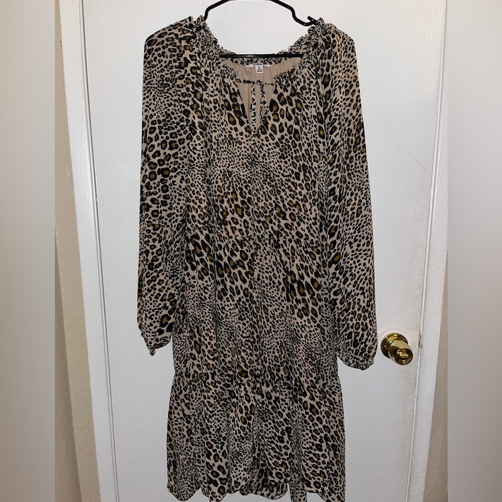 women's XXL Tiered Cheetah Print Dress With Balloon Sleeve Keyhole maxi length